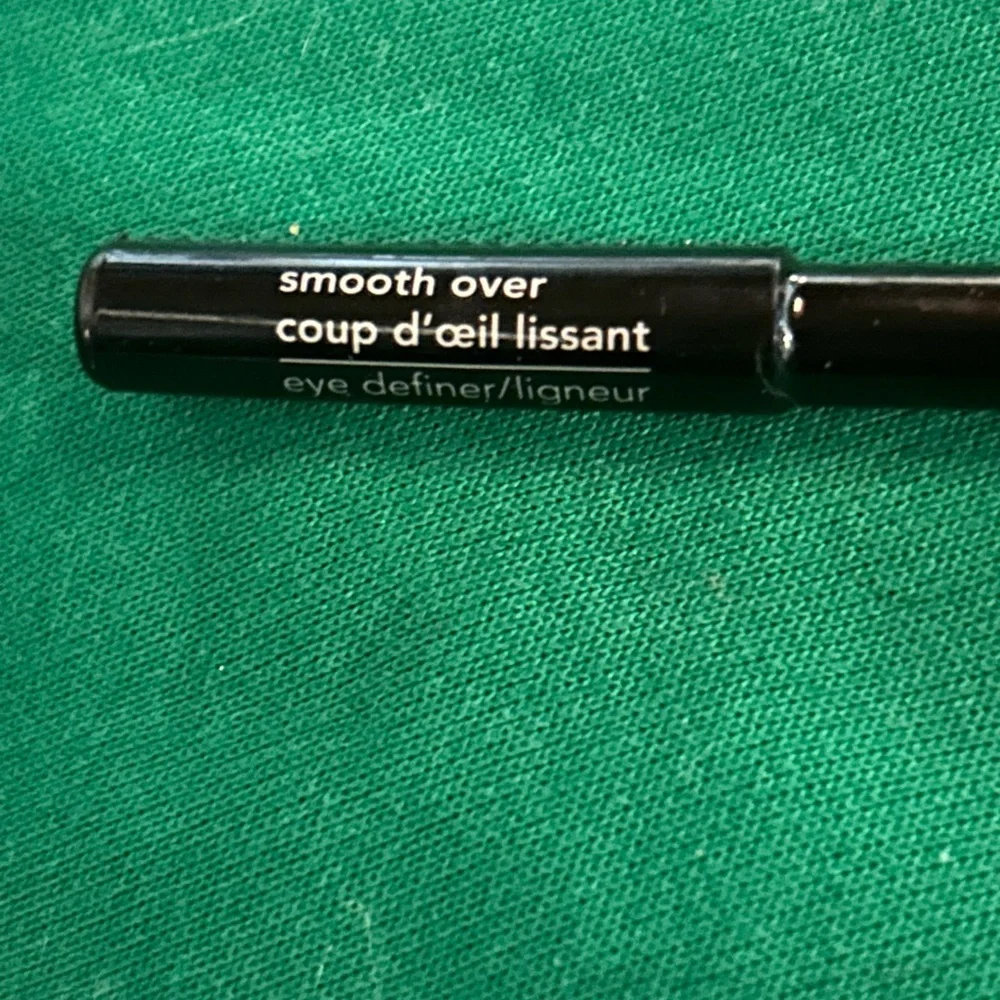 Avon Smooth Over Eyeliner. Emerald